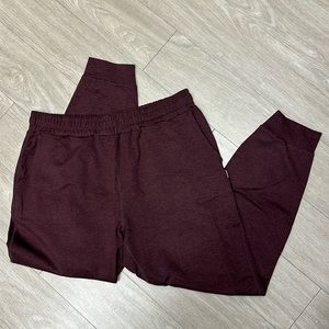 Vuori women’s joggers (no drawstring)